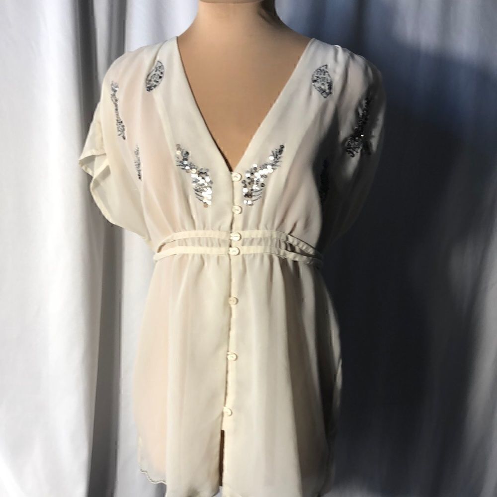 Apt 9 women’s medium sheer blouse